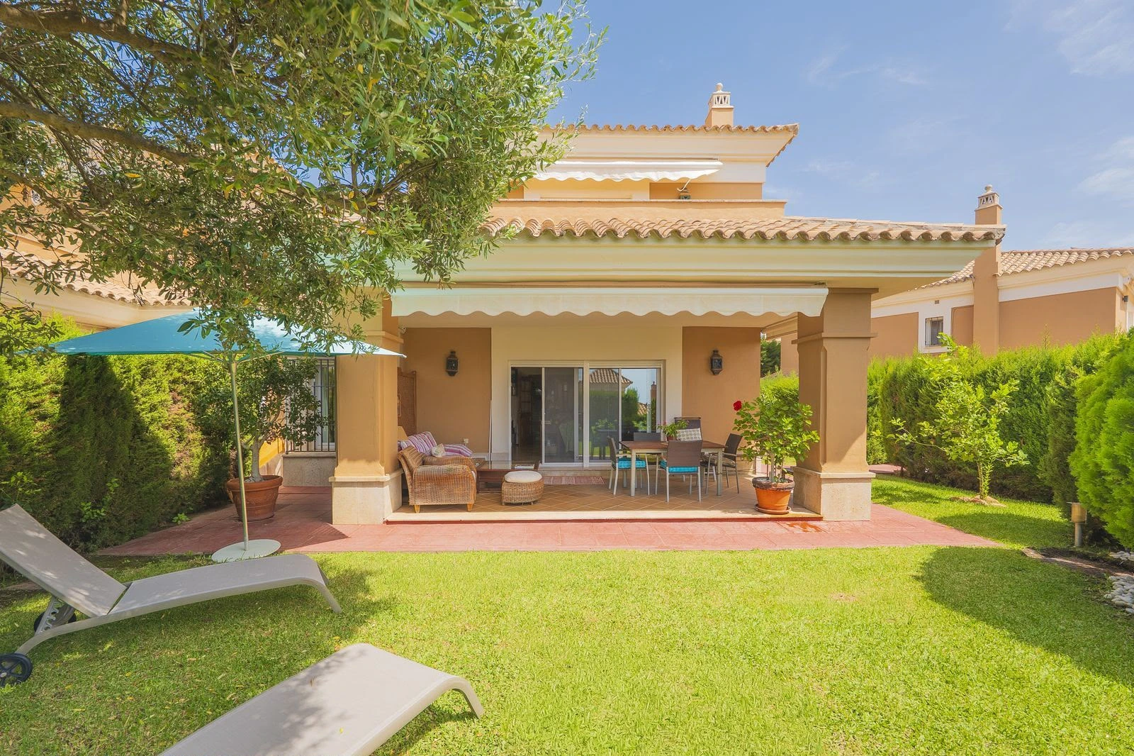 Luxusný 3-spálňový dom v Santa Clara – Marbella East, len 2,5 km od mora