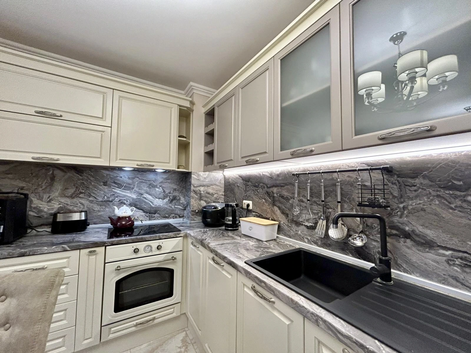 Luxusný 3-izbový apartmán v prestížnom komplexe Arthur – Sveti Vlas
